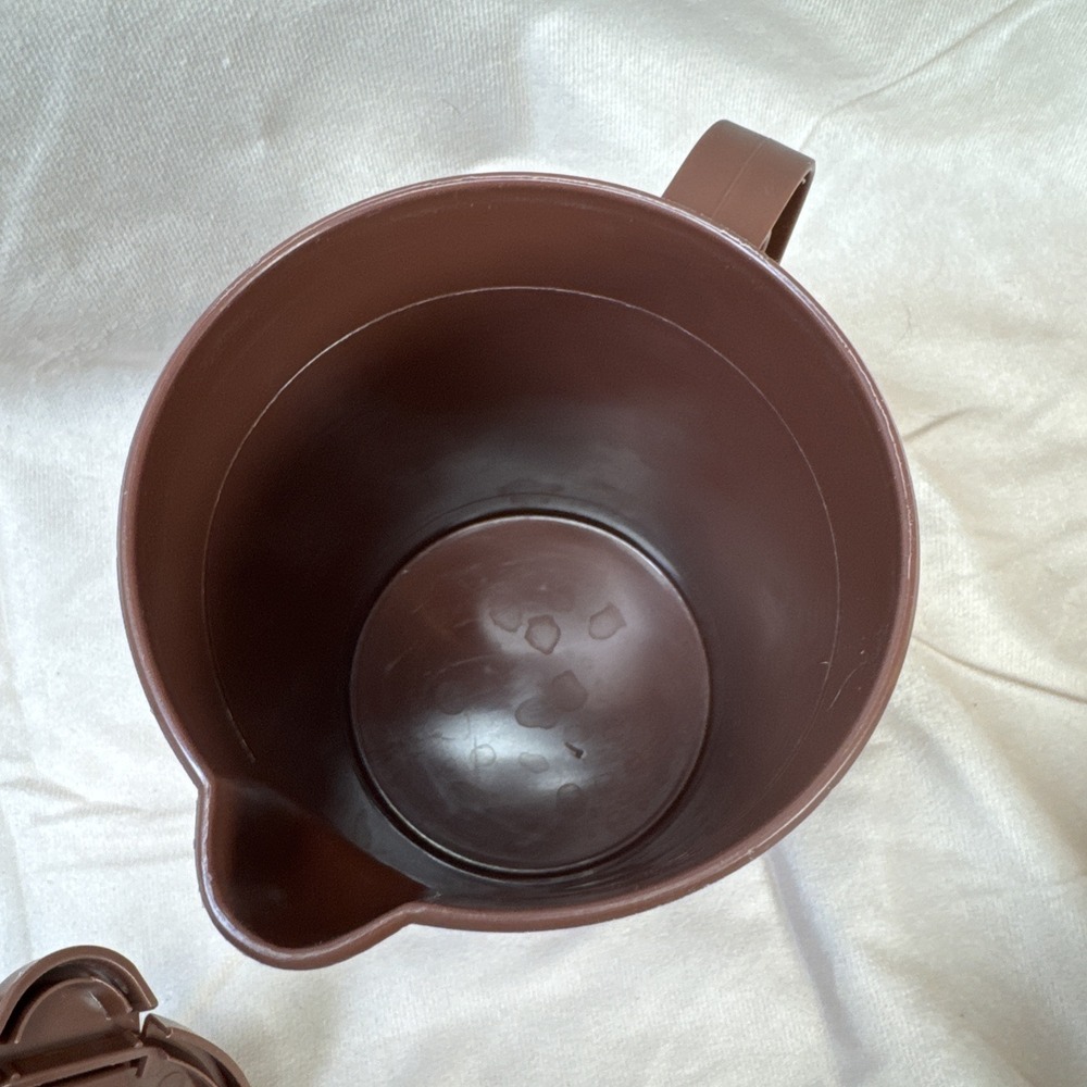 VTG Nestle Quick Nesquik Brown Chocolate Milk Bunny Mixer Plastic‎ Pitcher 24oz - Picture 9 of 14